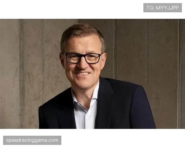 独家专访:拜仁CEO德雷森谈俱乐部在流媒体时代的全球扩张战略 独家专访:拜仁CEO德雷森谈俱乐部在流媒体时代的全球扩张战略